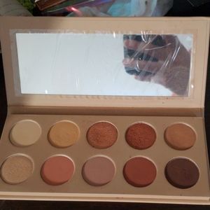 Kkw beauty eyeshadow
